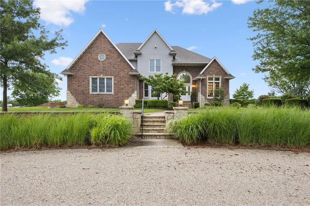 4631 S Country Club Road, Chanute, KS 66720 - #1