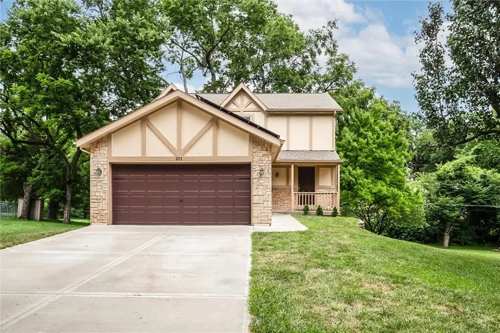 201 NW 79th Terrace, Kansas City, MO 64118 - #1