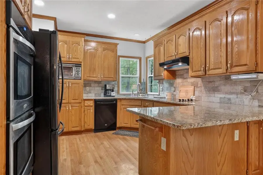 8442 Lakeview Avenue, Lenexa, KS 66219 - #3