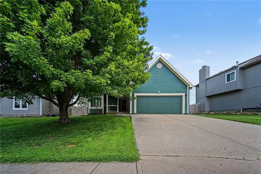 304 Shannon Avenue, Smithville, MO 64089 - #2
