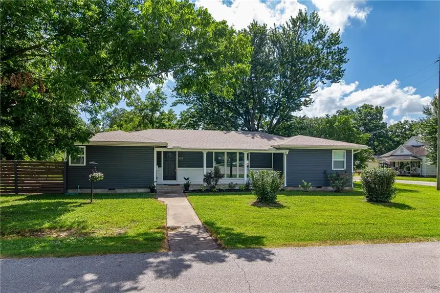 303 S Jefferson Street, Frontenac, KS 66763 - #2