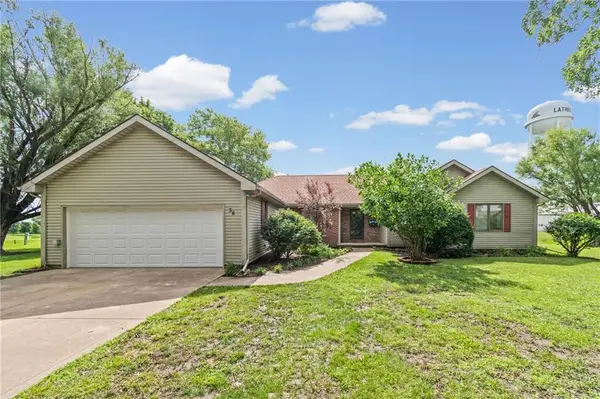 36 Hubbard Place, Lathrop, MO 64465