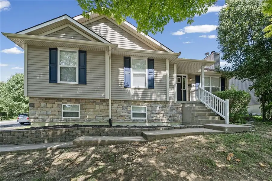 6315 N Quincy Avenue, Kansas City, MO 64119 - #2
