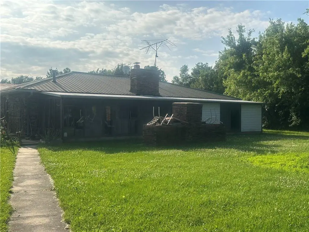 1099 NE 50 Highway, Knob Noster, MO 65336 - #1