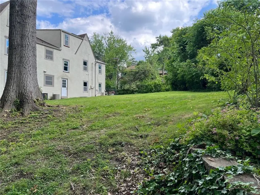 637 E 63 Terrace, Kansas City, MO 64131 - #3