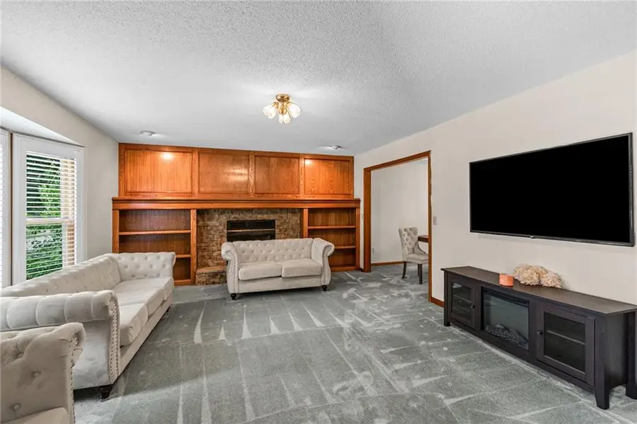 224 S Chambery Drive, Olathe, KS 66061 - #3