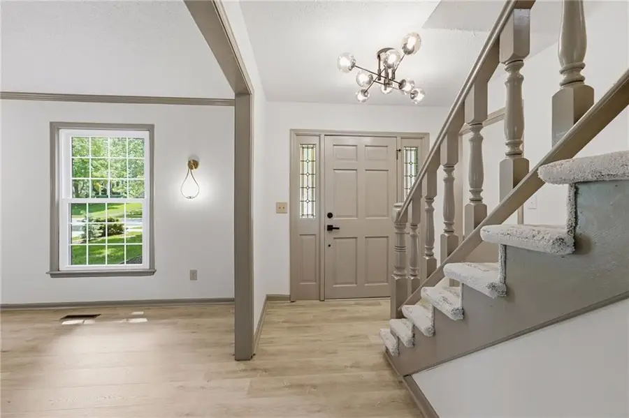 8009 Hallet Street, Lenexa, KS 66215 - #3