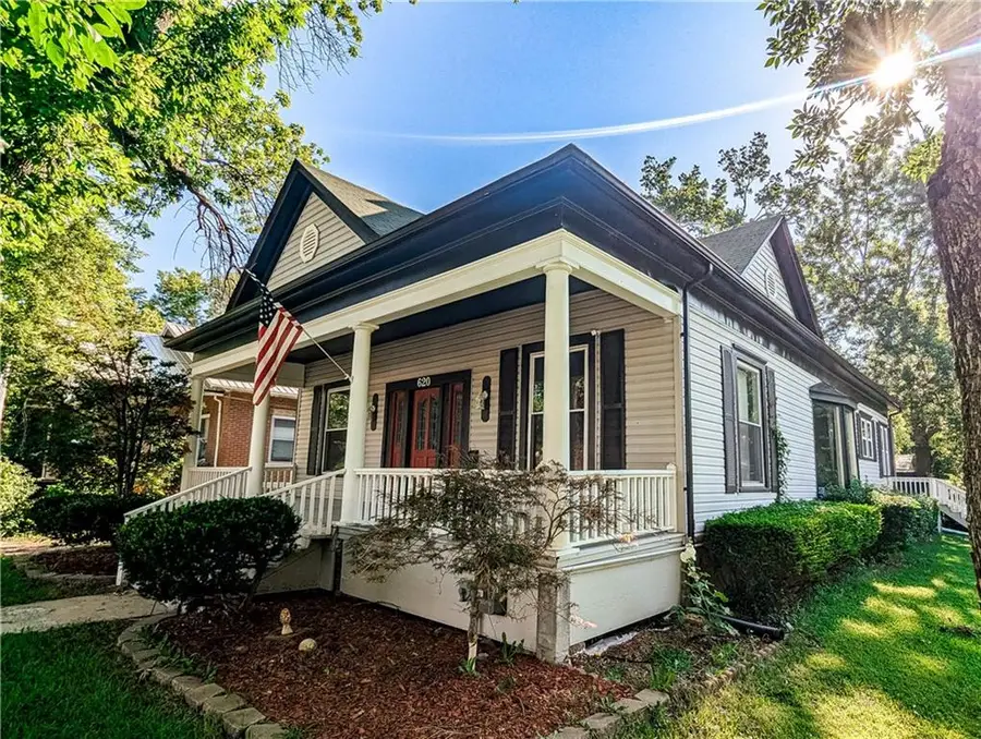 620 N Washington Street, Nevada, MO 64772 - #2