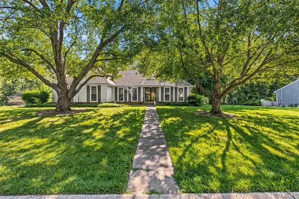 6809 N Agnes Avenue, Gladstone, MO 64119