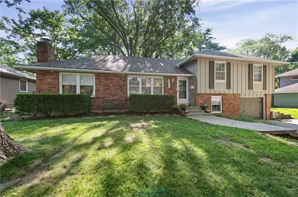 5223 Cody Street, Shawnee, KS 66203