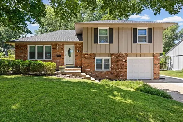 9602 Eby Street, Overland Park, KS 66212