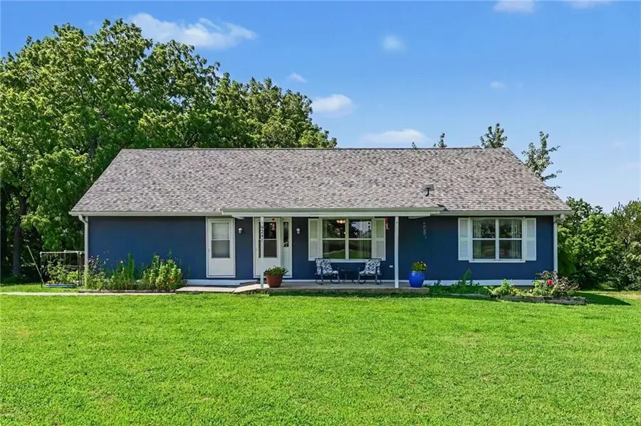 9241 Hamm Drive, Oskaloosa, KS 66066 - #2