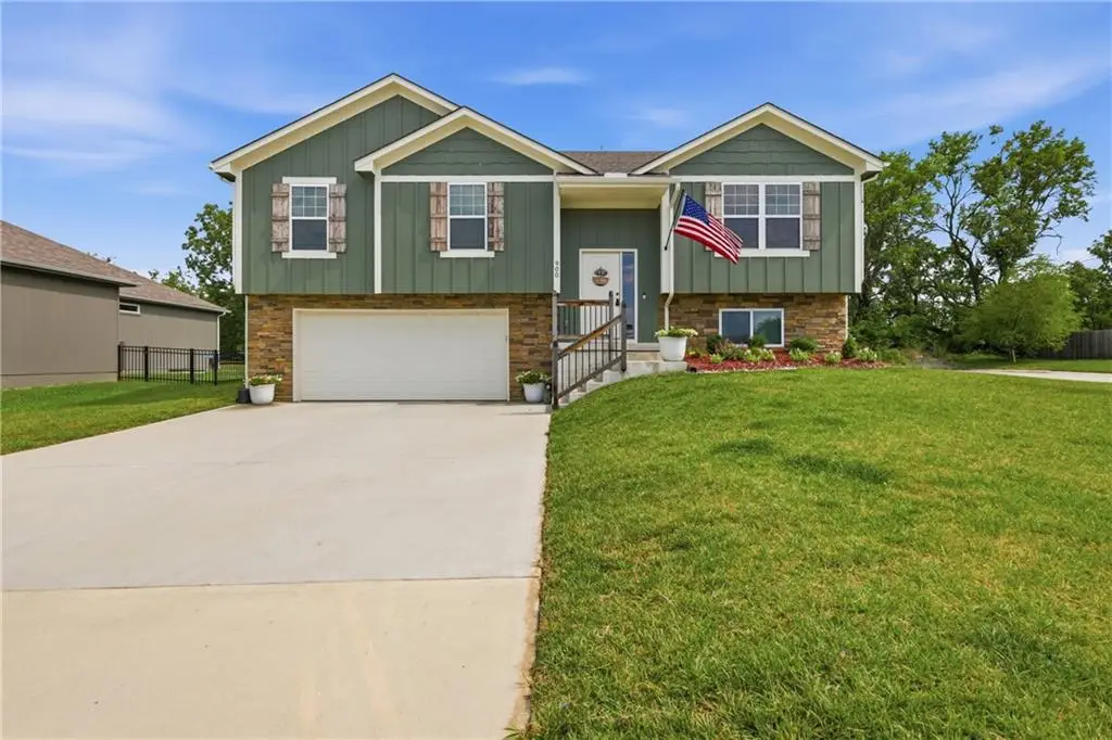 900 Crestwood Drive, Grain Valley, MO 64029 - #1