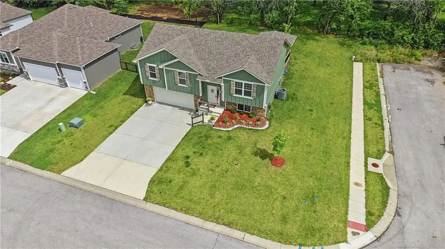 900 Crestwood Drive, Grain Valley, MO 64029 - #2