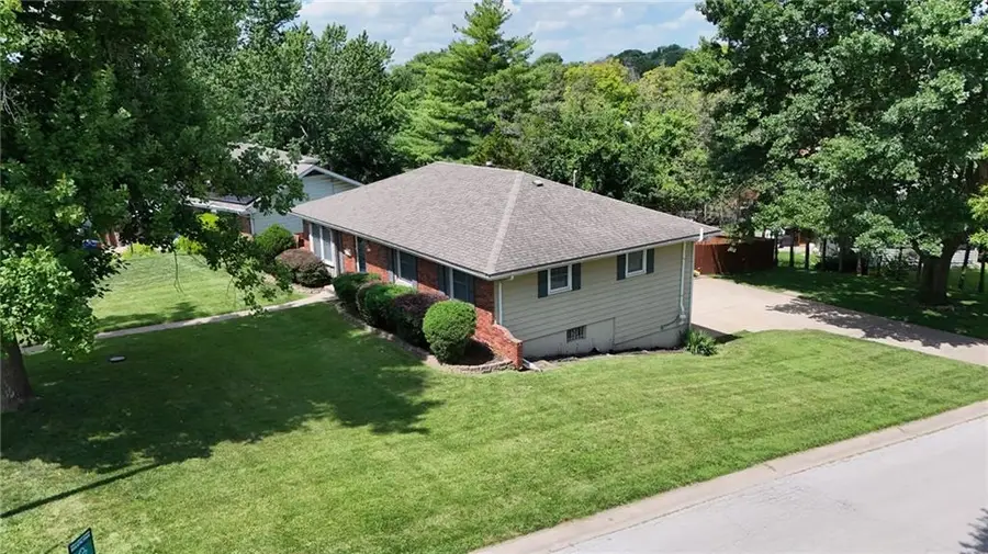 9200 Wyandotte Street, Kansas City, MO 64114 - #3
