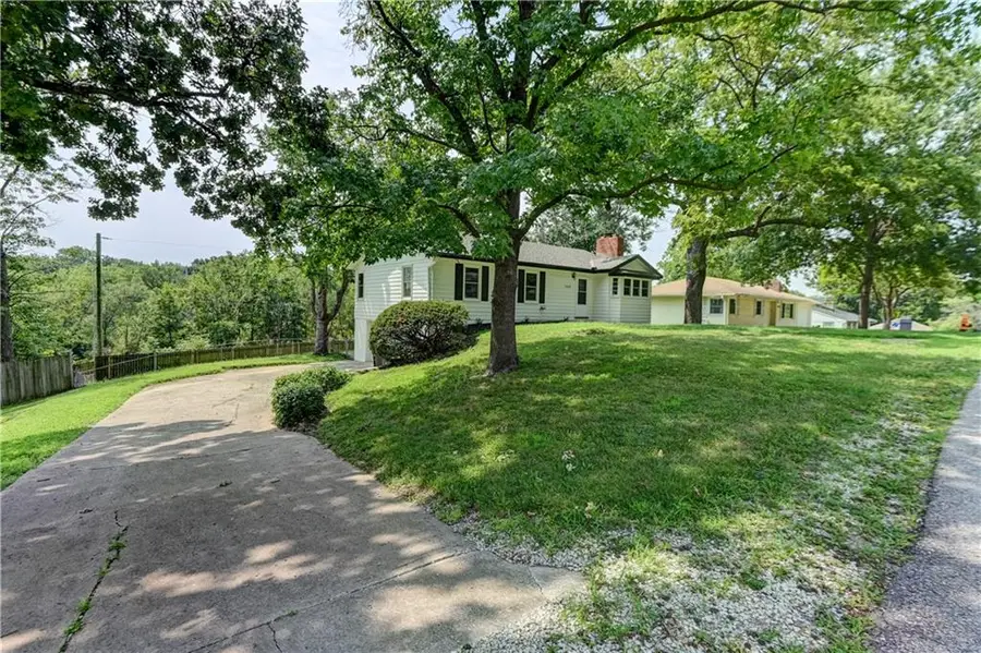 2820 Berry Lane, Independence, MO 64057 - #2