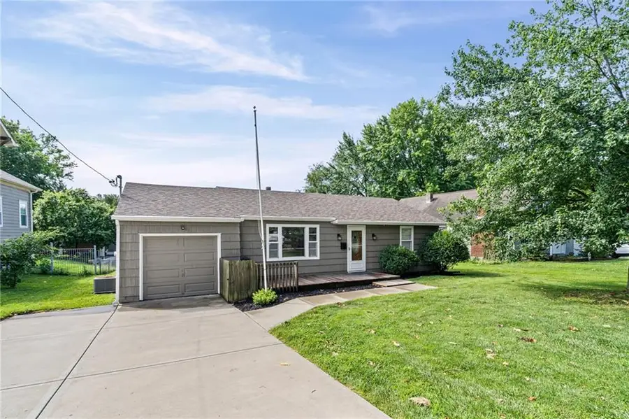 8123 Valley View Drive, Overland Park, KS 66204 - #2