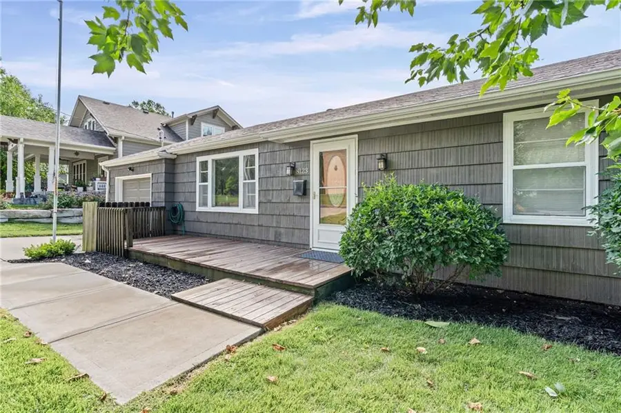 8123 Valley View Drive, Overland Park, KS 66204 - #3