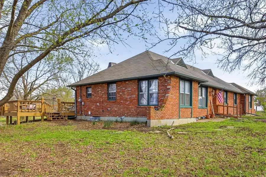 15116 Chestnut Street, Basehor, KS 66007 - #3