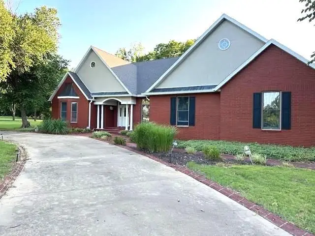 2 Timbercreek Road, Girard, KS 66743 - #2