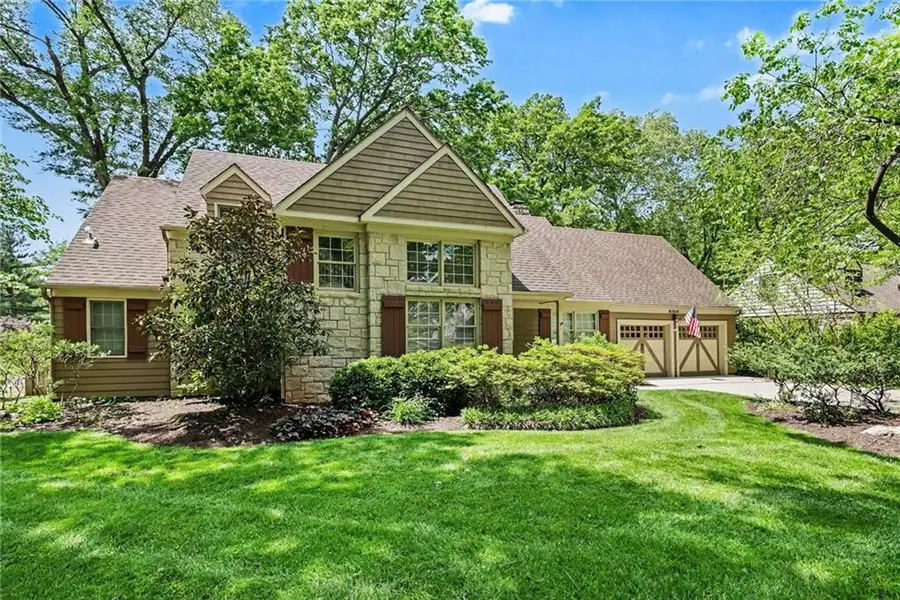 8104 Lee Boulevard, Leawood, KS 66206 - #2