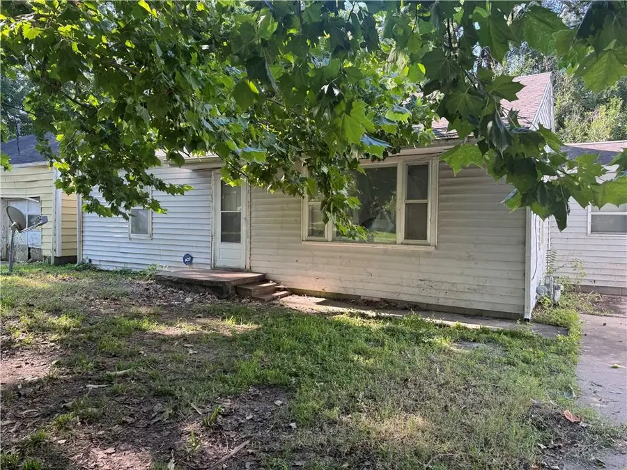 1522 Wilson Avenue, Parsons, KS 67357 - #2