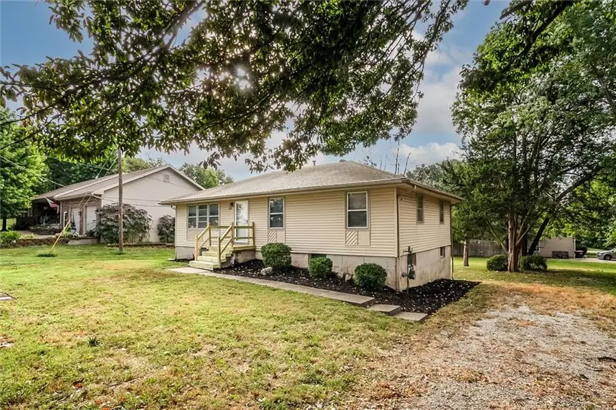 439 E Whittier Street, Kansas City, MO 64119 - #2