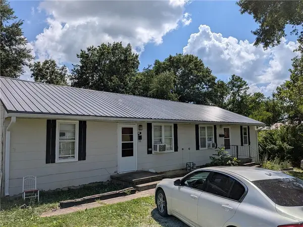 301-303 E Mckissock Street, Warrensburg, MO 64093