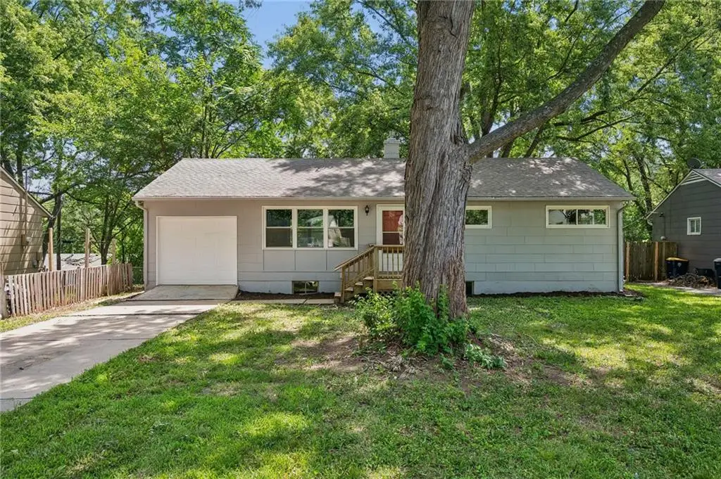11217 Manchester Avenue, Kansas City, MO 64134 - #1