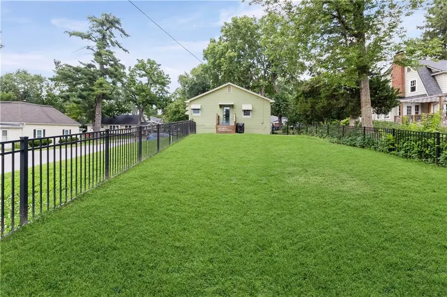 201 E Hurt Street, Liberty, MO 64068 - #3