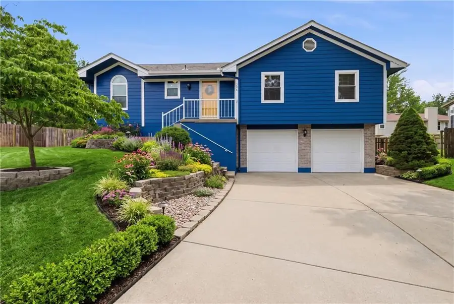 528 NE Wood Court, Blue Springs, MO 64014 - #2