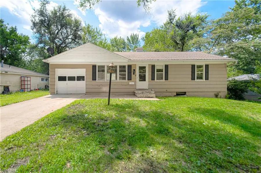 11210 Donnelly Avenue, Kansas City, MO 64134 - #2