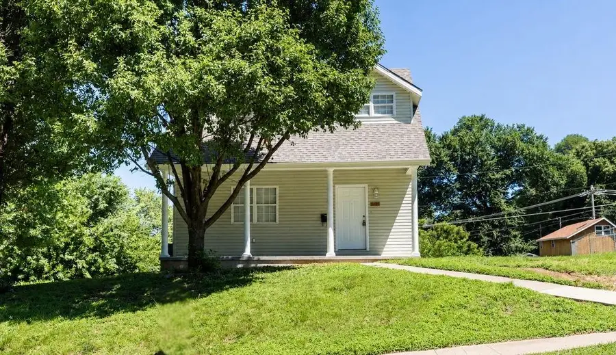 811 Powell Street, Saint Joseph, MO 64501 - #3