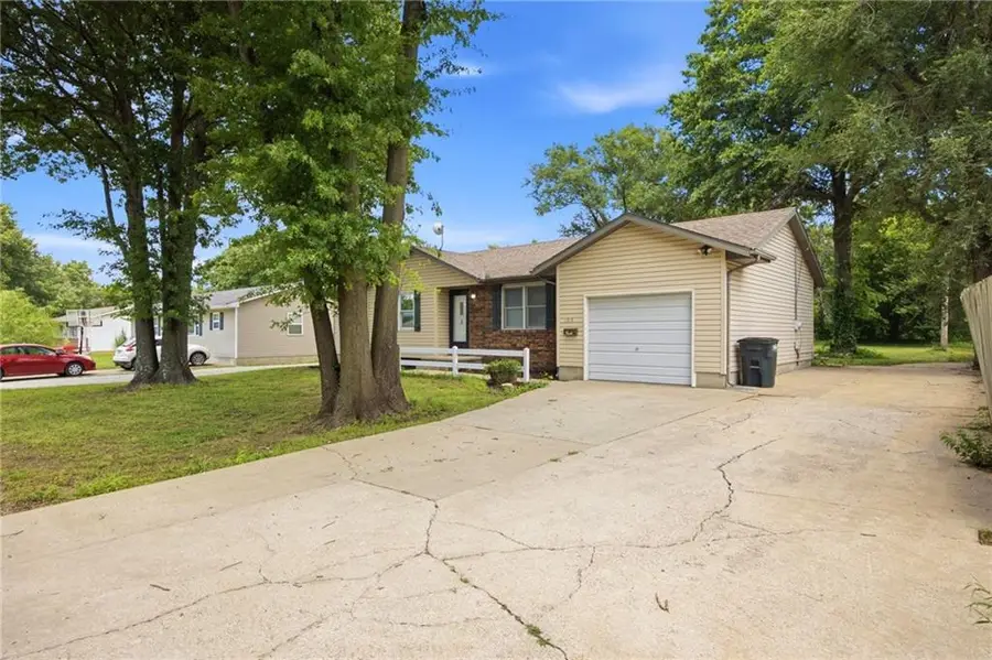 1313 S Barbee Street, Fort Scott, KS 66701 - #3