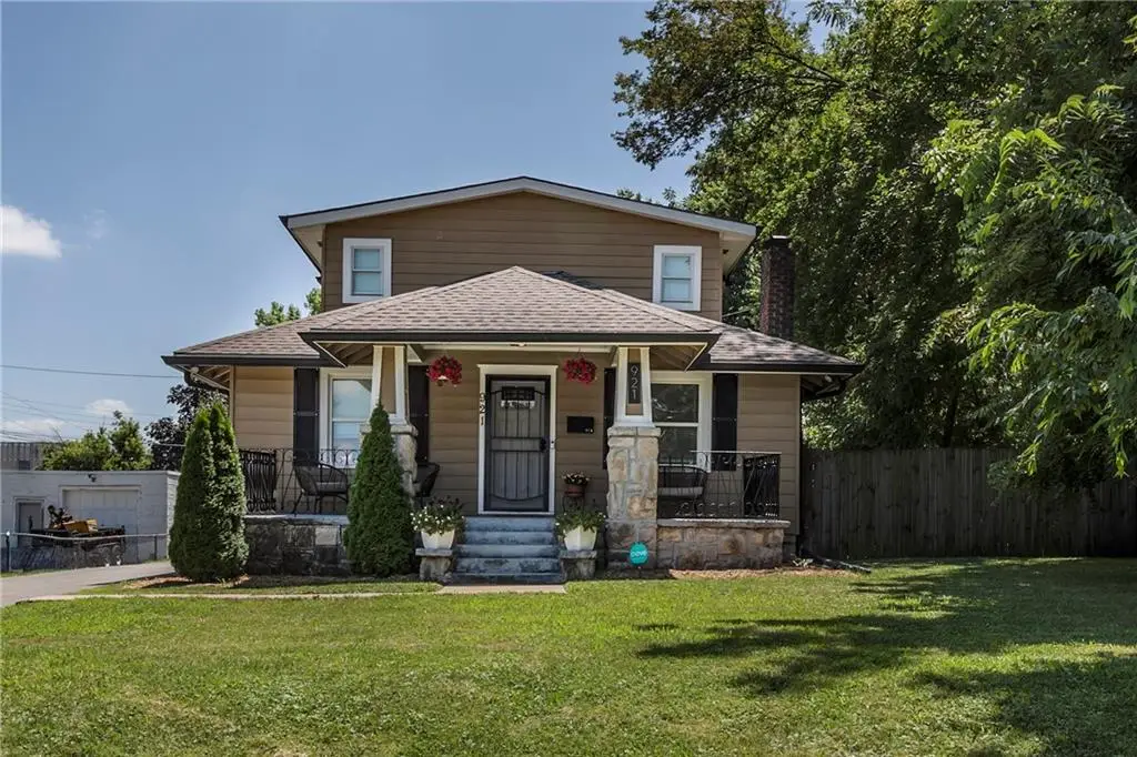 921 E 79th Terrace, Kansas City, MO 64131 - #1
