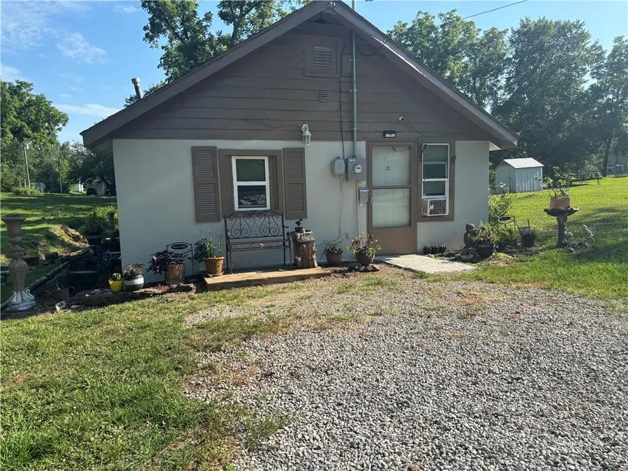 216 W Marshall Street, El Dorado Springs, MO 64744 - #2