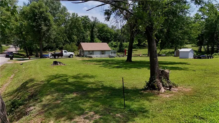 216 W Marshall Street, El Dorado Springs, MO 64744 - #3