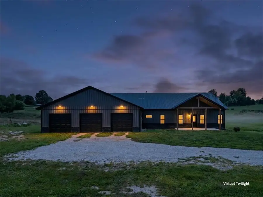 20691 Kansas Avenue, Tonganoxie, KS 66086 - #2