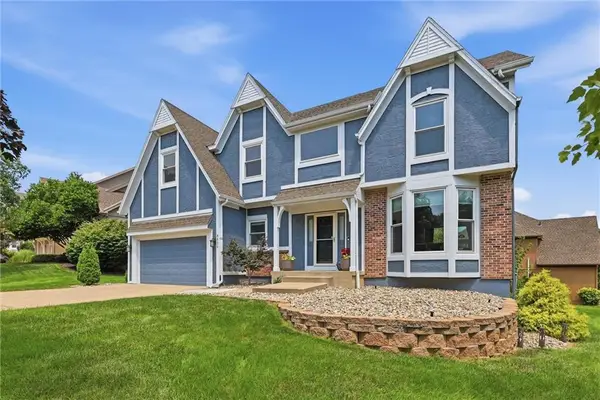 8900 W 148th Terrace, Overland Park, KS 66221