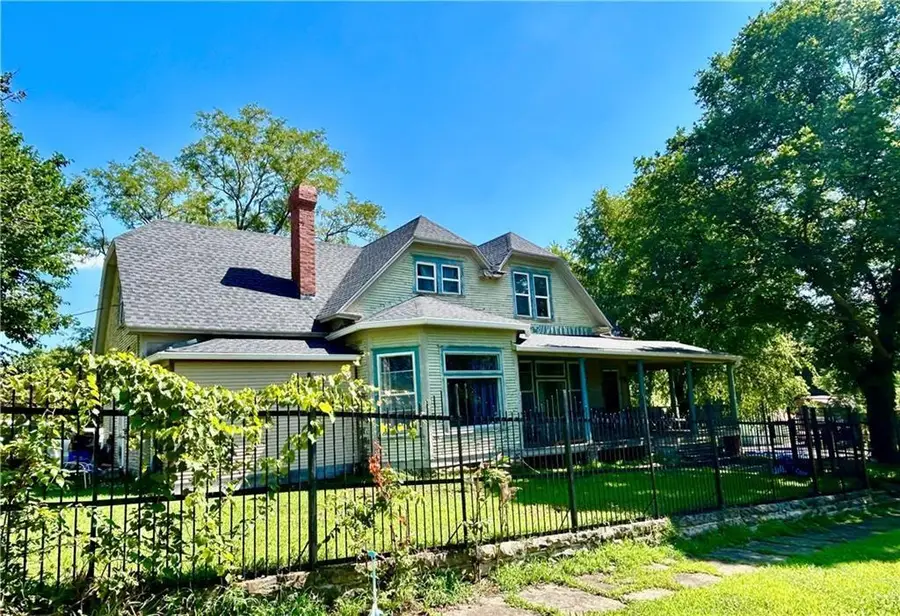 409 E Spring Street, El Dorado Springs, MO 64744 - #2