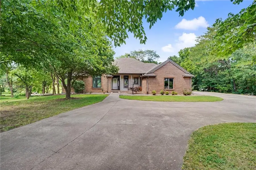 204 E High Street, Baldwin City, KS 66006 - #2