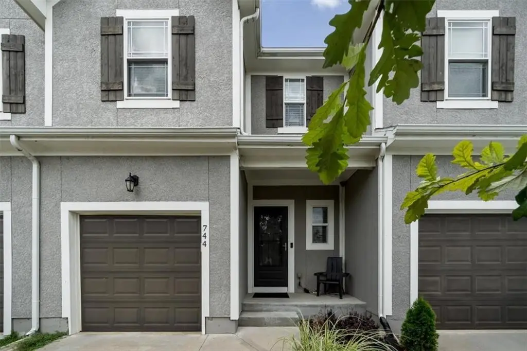 744 W Shawnee Court, Gardner, KS 66030 - #1