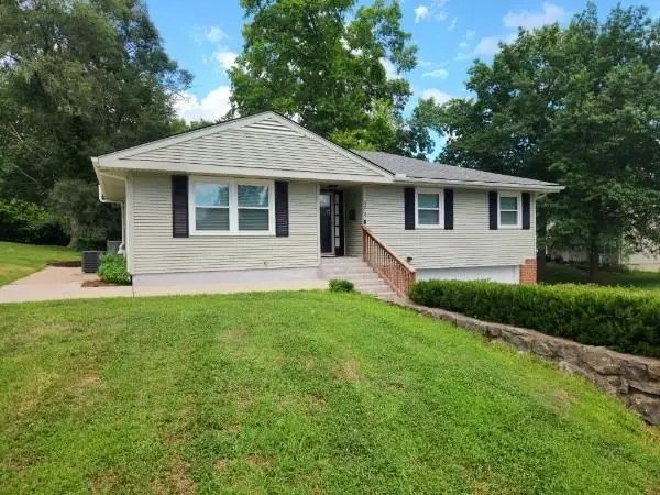 3219 S Vest Avenue, Independence, MO 64055 - #3
