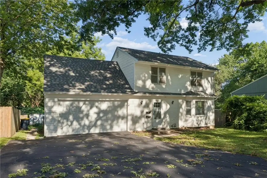 8110 Walnut Street, Kansas City, MO 64114 - #2