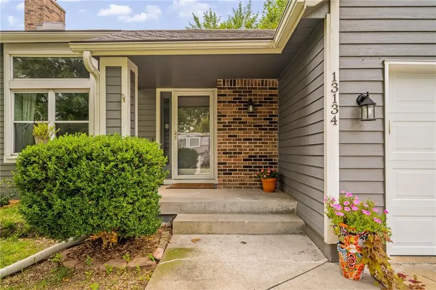 13134 S Raintree Drive, Olathe, KS 66062 - #3