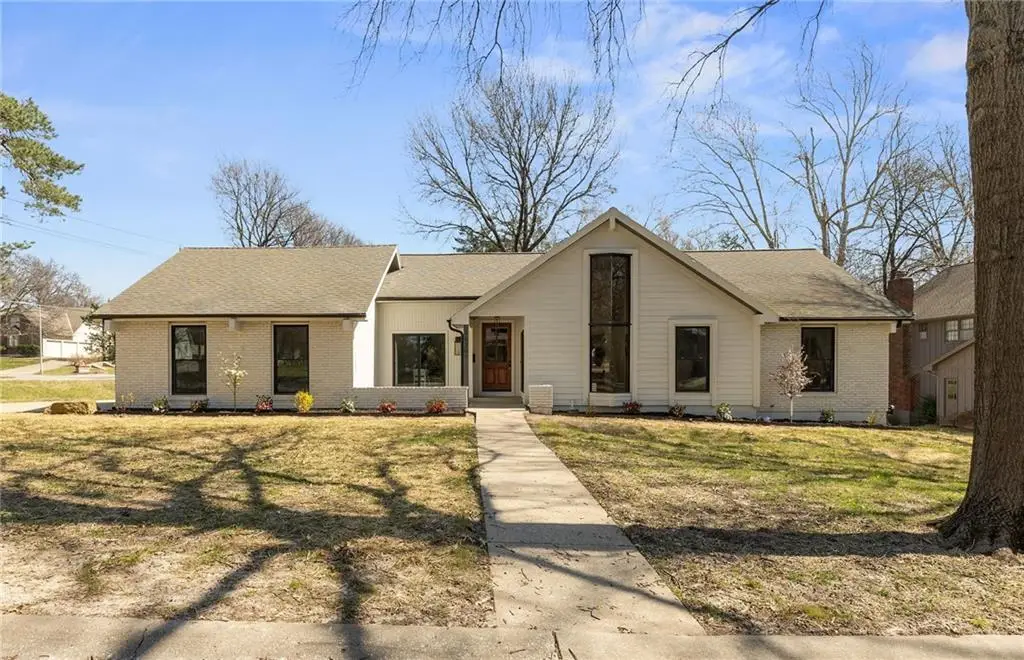 10301 Howe Drive, Leawood, KS 66206 - #1