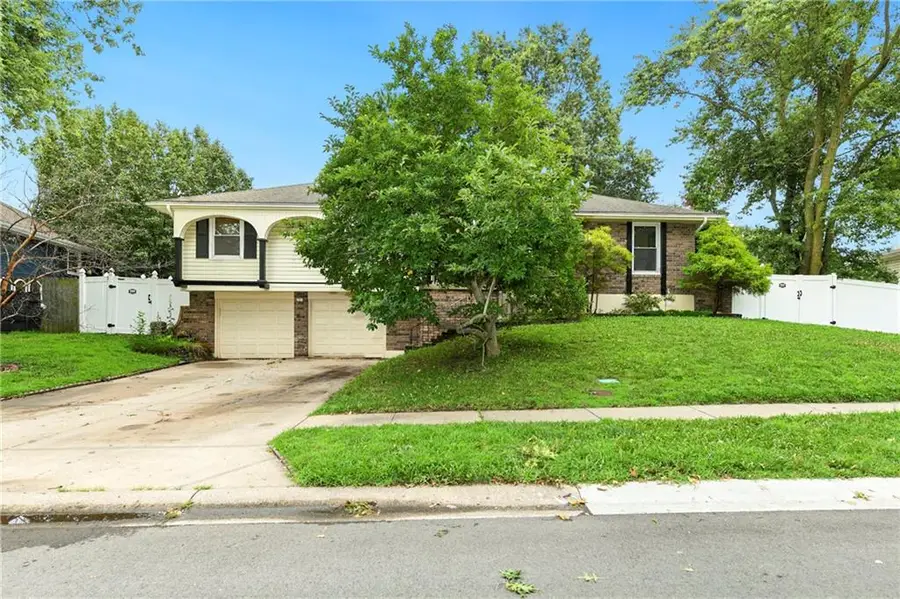 16505 Greenwald Drive, Belton, MO 64012 - #2
