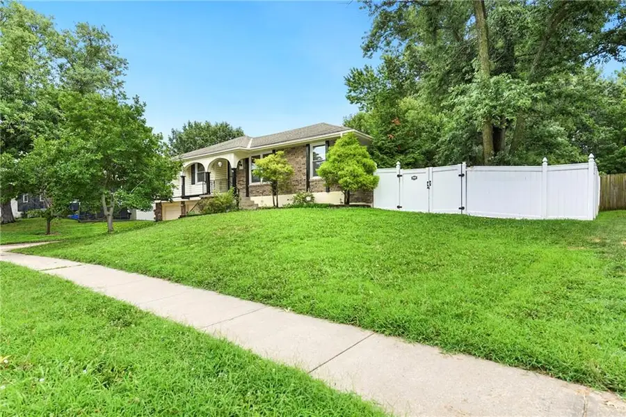 16505 Greenwald Drive, Belton, MO 64012 - #3