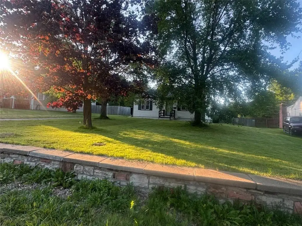 1000 W 27th Street, Independence, MO 64052 - #1