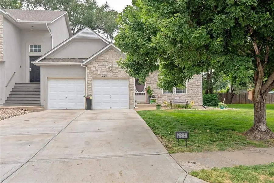 724 S Woodson Lane, Gardner, KS 66030 - #2